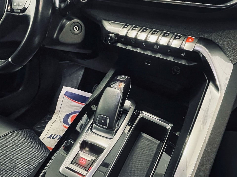 Peugeot 3008 1,2 e-THP 130 Allure EAT6 5d