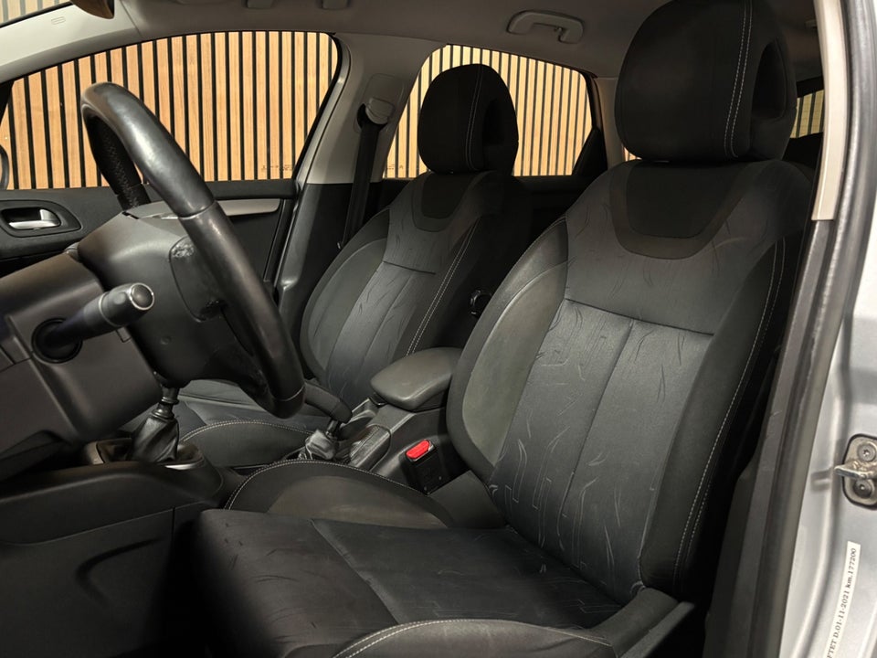 Citroën C4 1,6 BlueHDi 120 Feel 5d