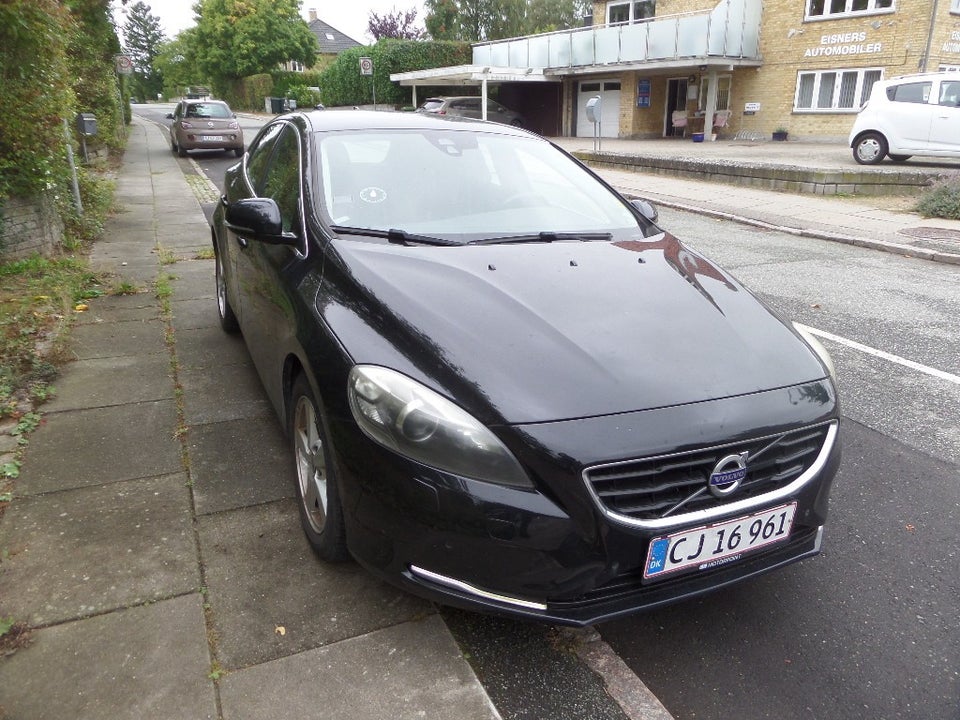 Volvo V40 1,6 D2 115 Momentum 5d
