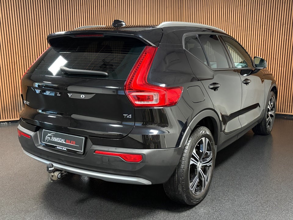 Volvo XC40 2,0 T4 190 Momentum aut. 5d