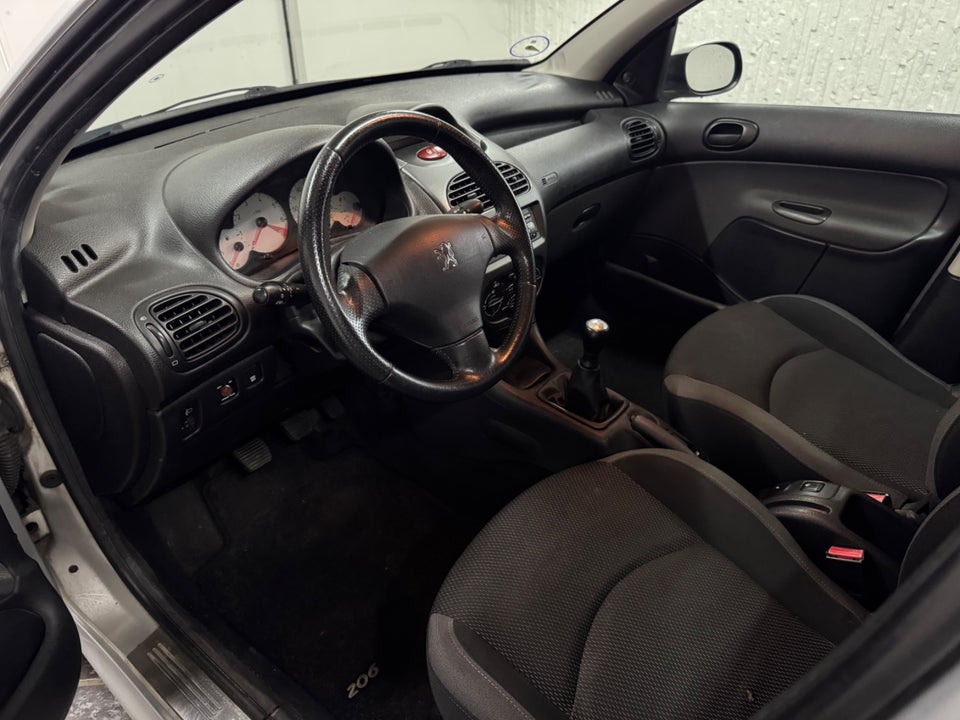 Peugeot 206 1,4 S-line 5d