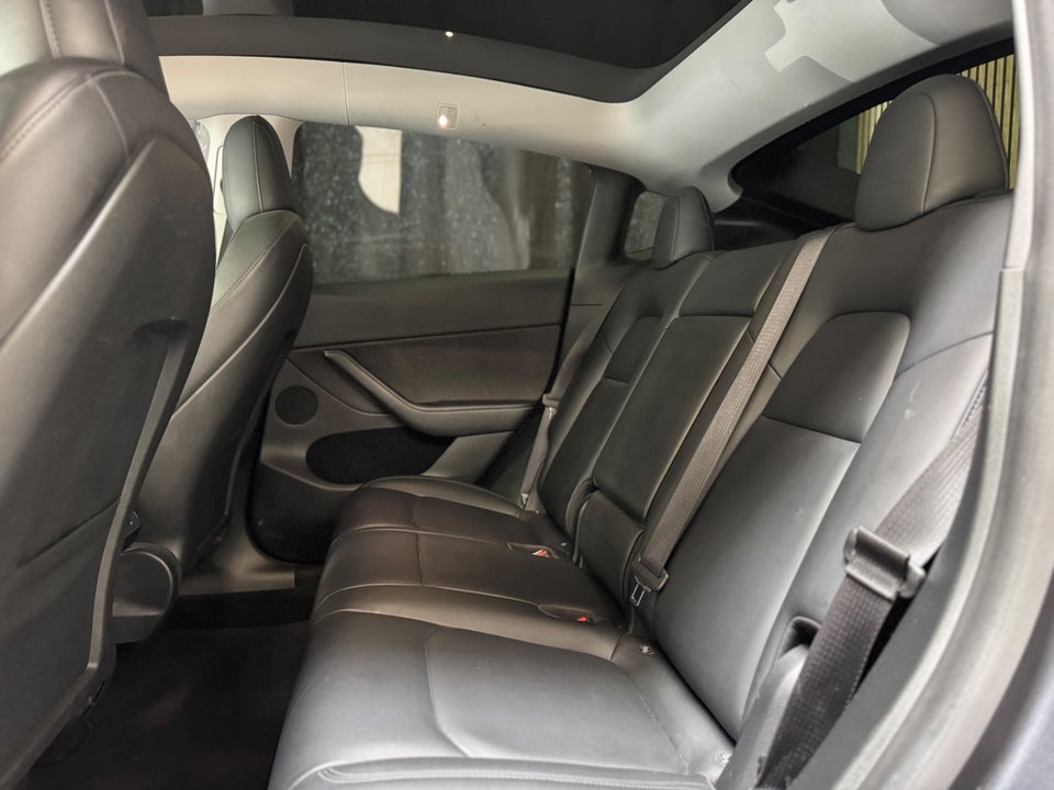 Tesla Model Y Long Range AWD 5d