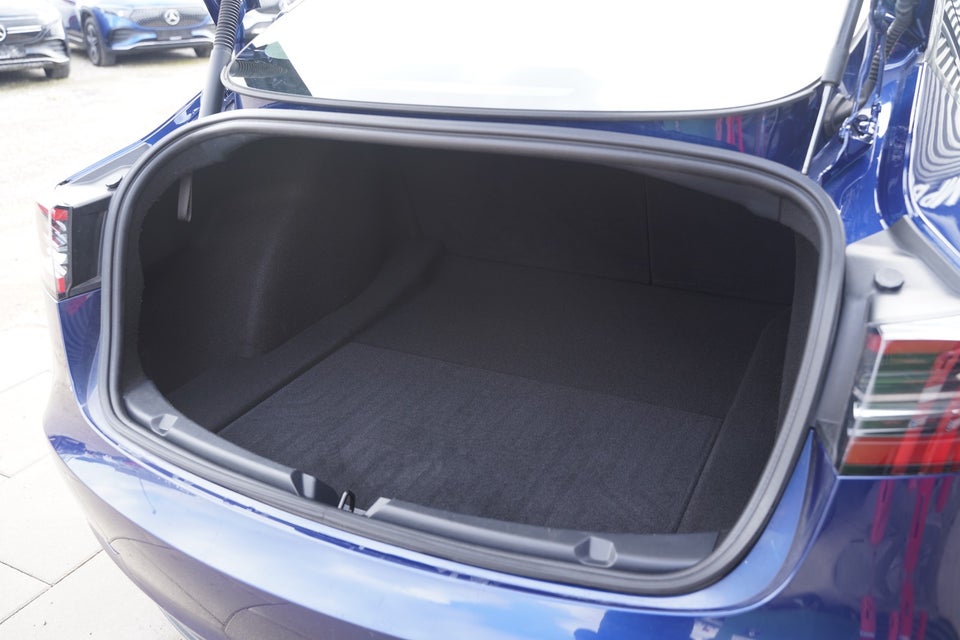 Tesla Model 3 RWD 4d