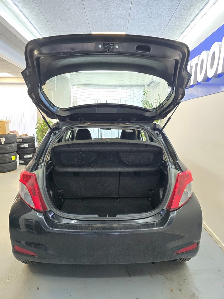 Toyota Yaris 1,0 VVT-i T1 5d