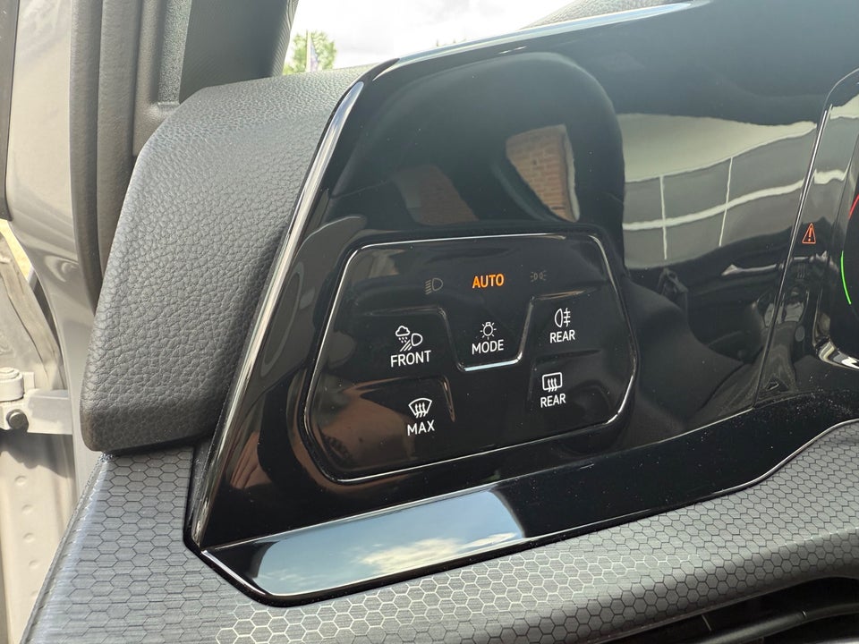 VW Golf VIII 1,4 GTE DSG 5d