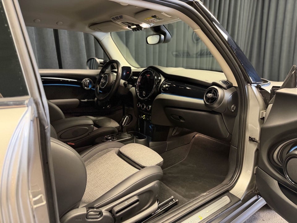 MINI Cooper SE Classic Trim 3d