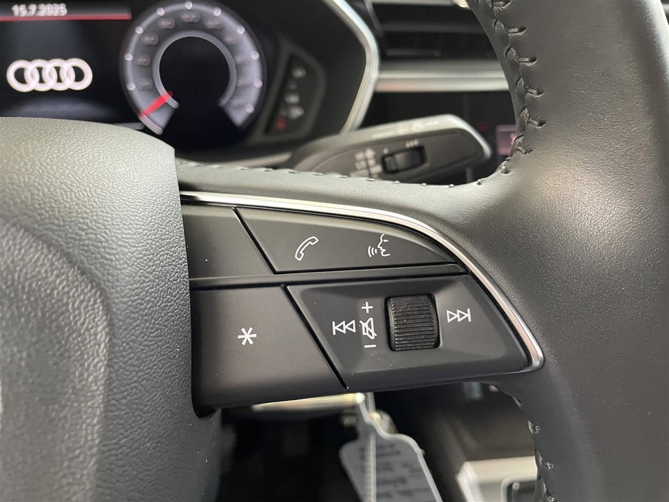 Audi Q3 35 TFSi Advanced Prestige S-tr. 5d