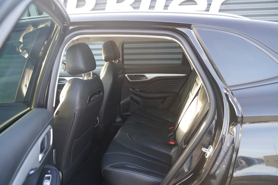 MG Marvel R Luxury 5d