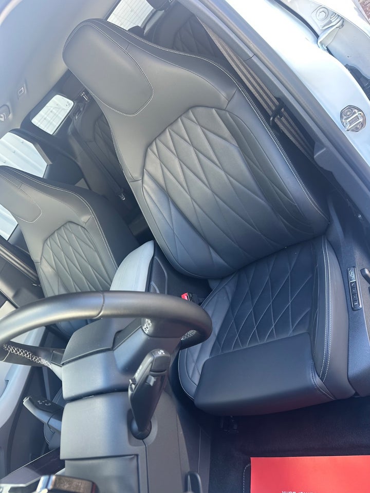 Ford Explorer 77 Premium Extended Range 5d