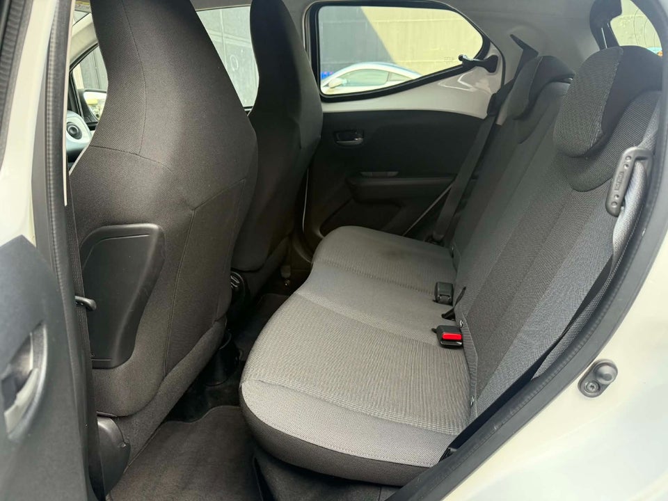 Toyota Aygo 1,0 VVT-i x-press 5d