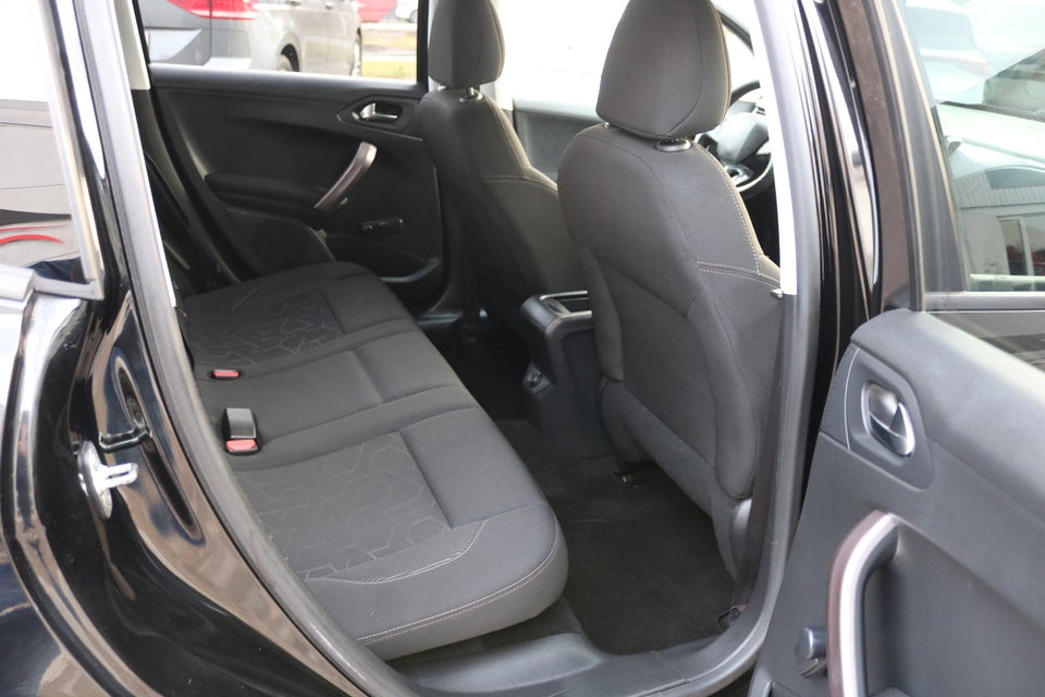 Peugeot 2008 1,2 VTi 82 Motion+ 5d