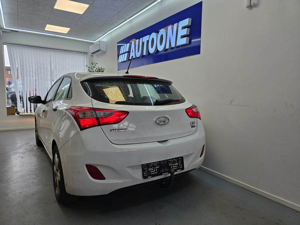 Hyundai i30 1,6 CRDi 110 XTR Eco 5d