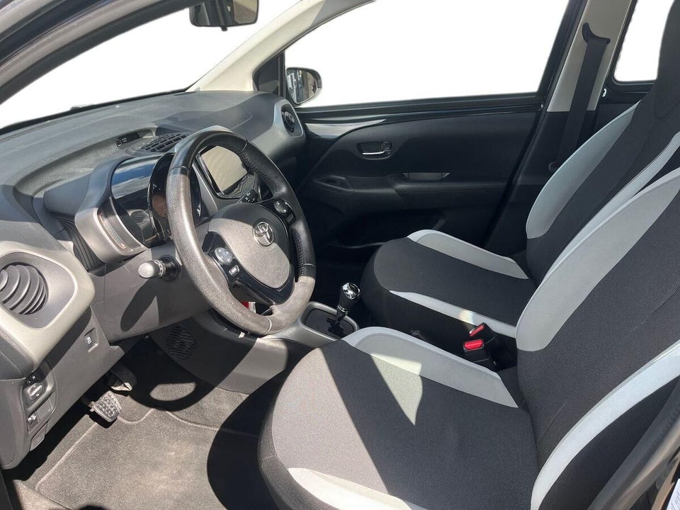 Toyota Aygo 1,0 VVT-i x-play x-shift 5d