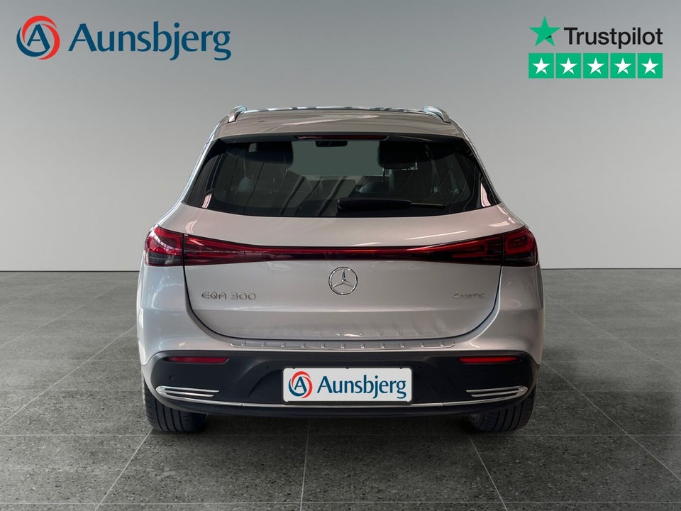 Mercedes EQA300 4Matic 5d