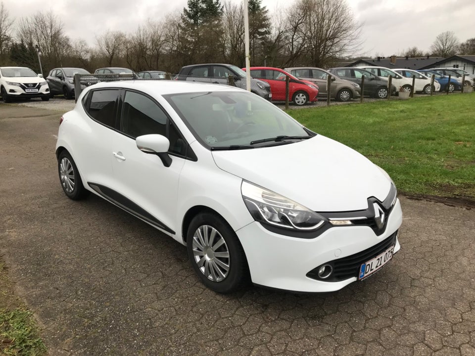 Renault Clio IV 0,9 TCe 90 Expression 5d