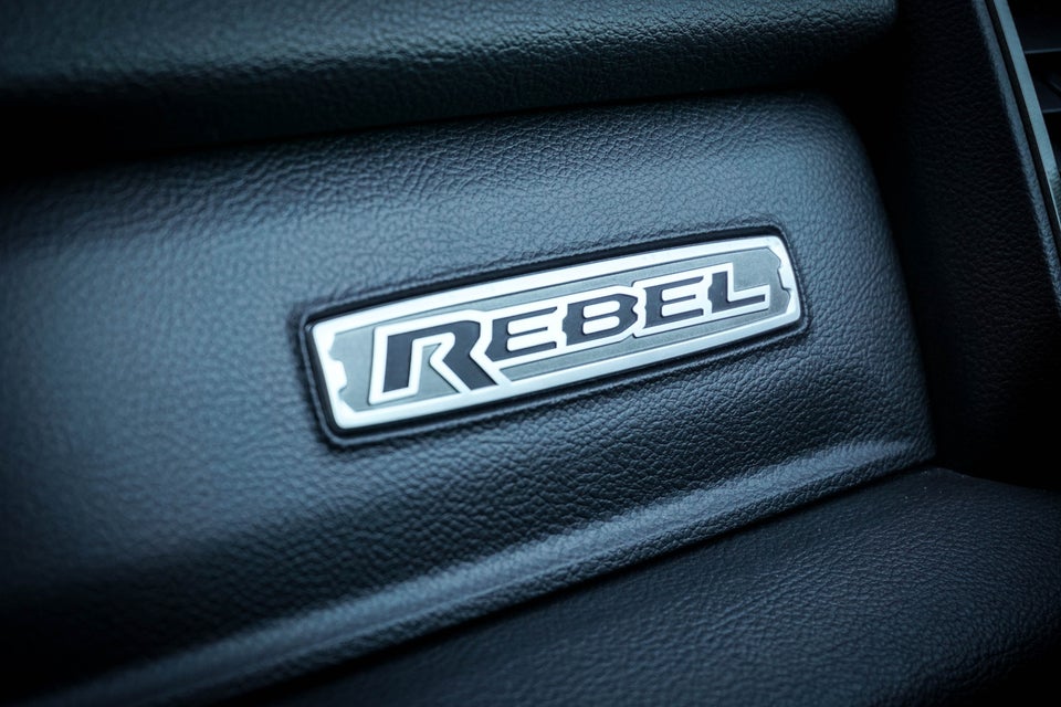 Dodge RAM 1500 5,7 V8 Hemi Rebel aut. 4d