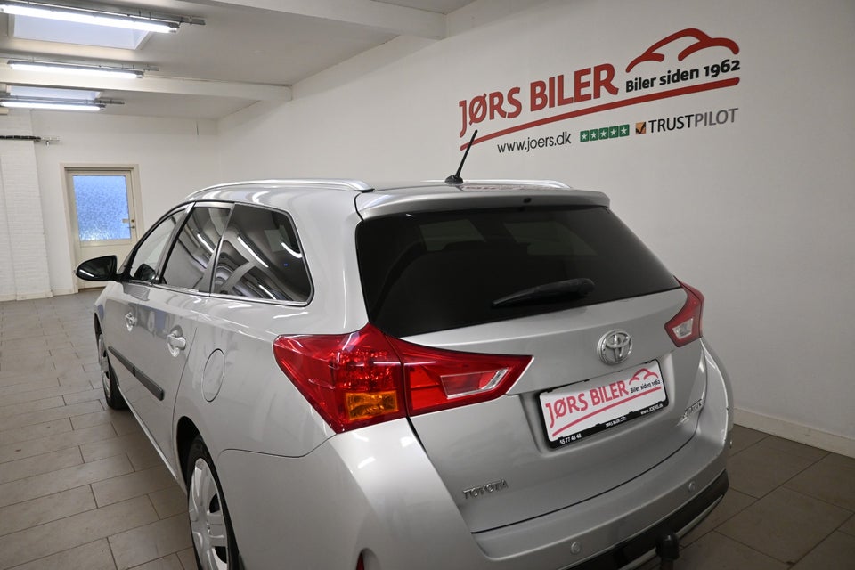 Toyota Auris 1,6 T2+ Touring Sports 5d
