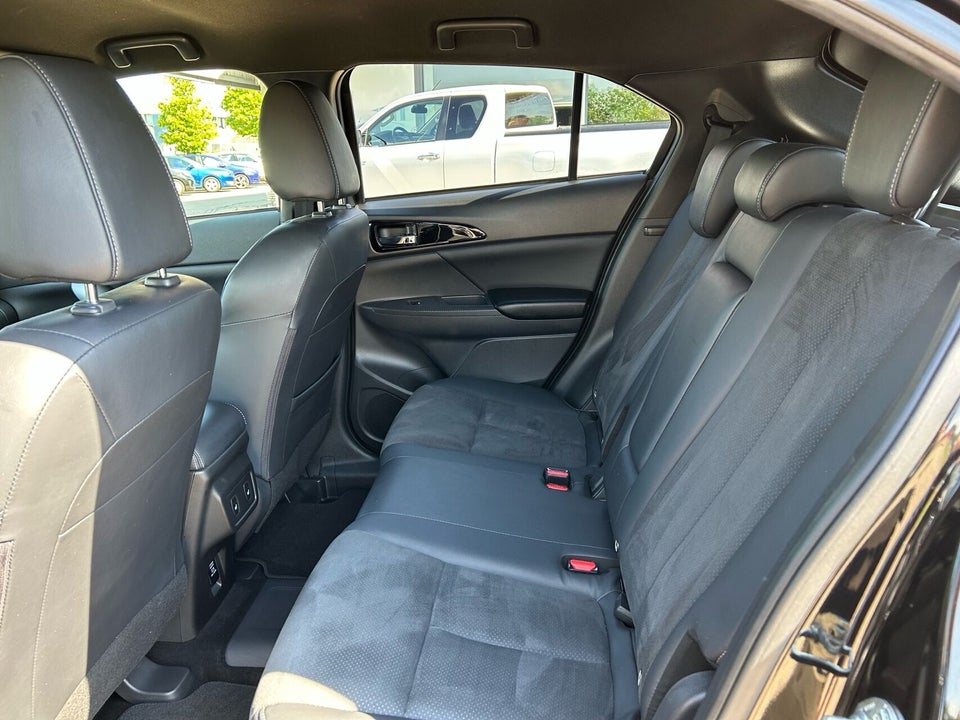 Mitsubishi Eclipse Cross 2,4 PHEV Intense CVT 4WD 5d
