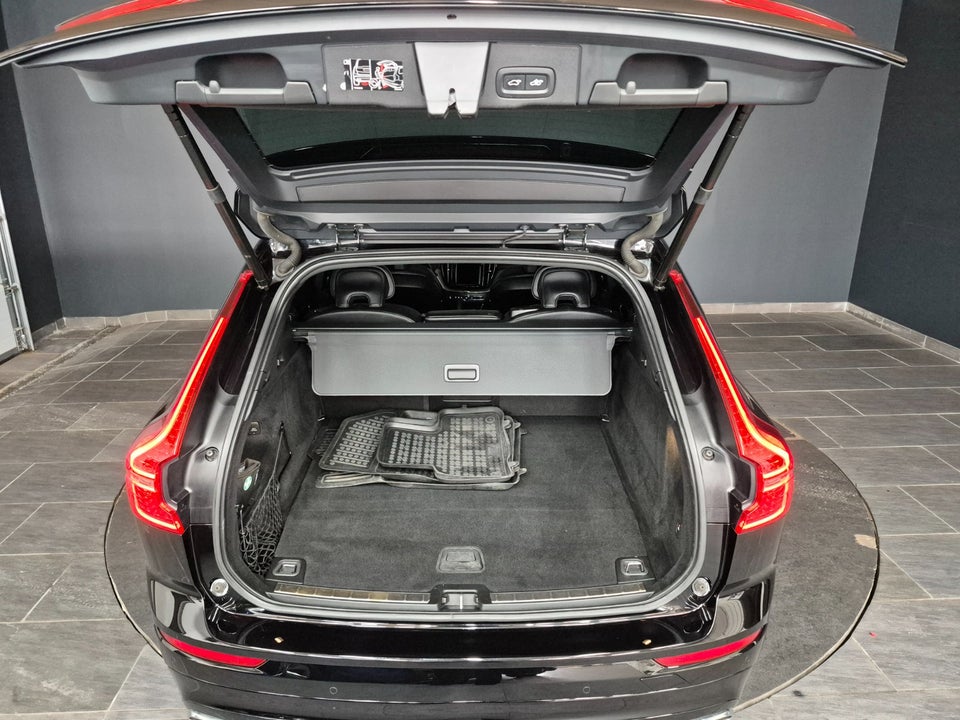 Volvo XC60 2,0 T6 ReCharge R-Design aut. AWD 5d