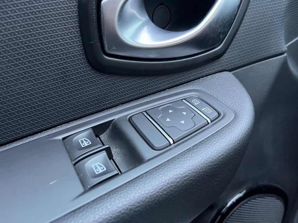 Renault Clio IV 0,9 TCe 90 Limited Sport Tourer 5d