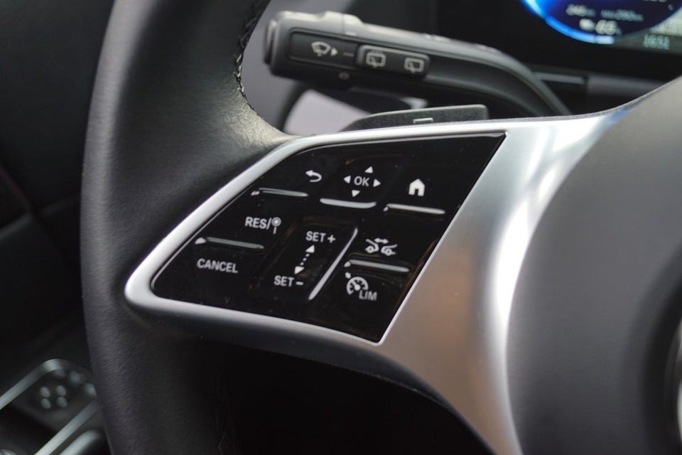 Mercedes EQA300 Progressive 4Matic 5d