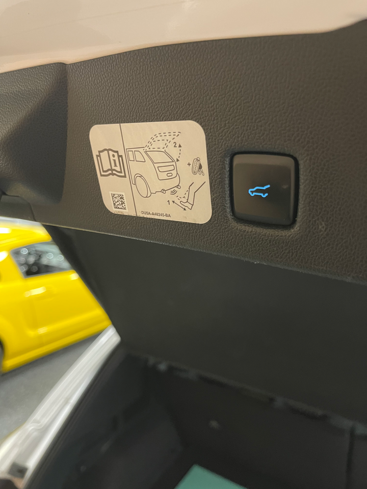 Ford Kuga 2,5 PHEV ST-Line X CVT 5d