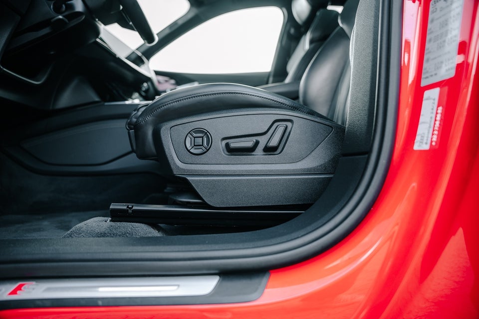 Audi e-tron 55 S-line Prestige Sportback quattro 5d