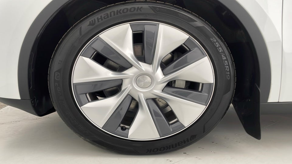 Tesla Model Y Long Range AWD 5d