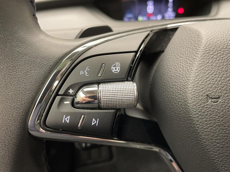 Skoda Enyaq 60 iV Suite 5d