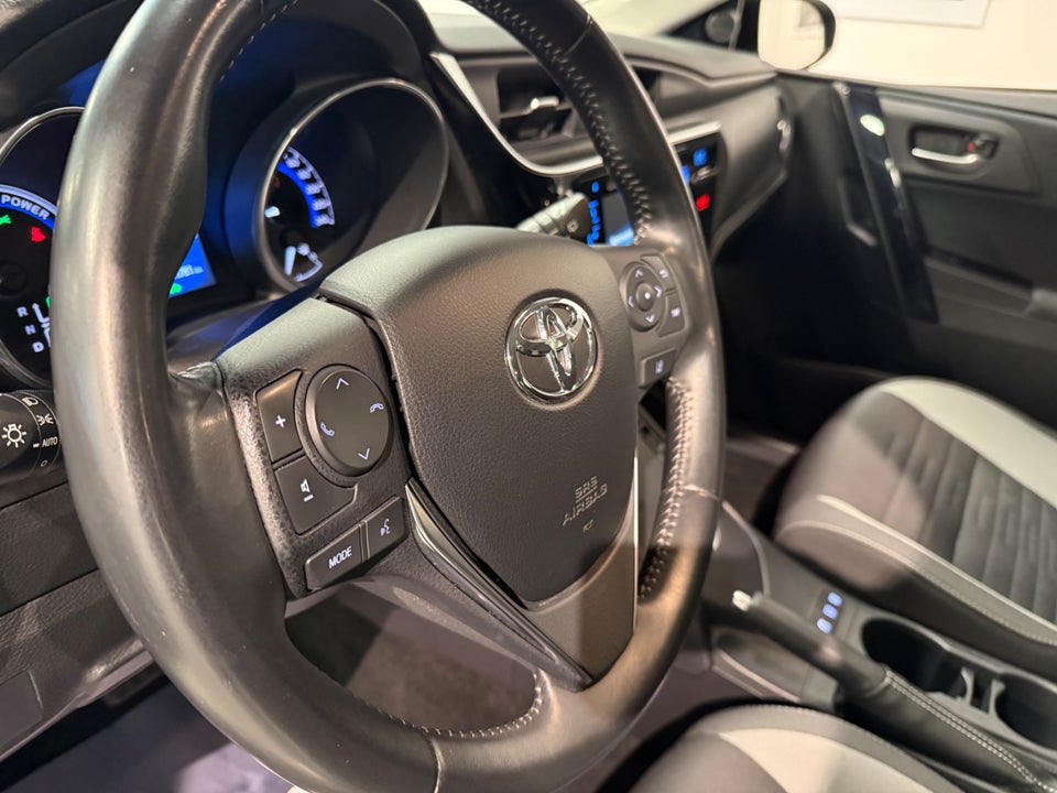 Toyota Auris 1,8 Hybrid H2 Comfort Touring Sports CVT 5d
