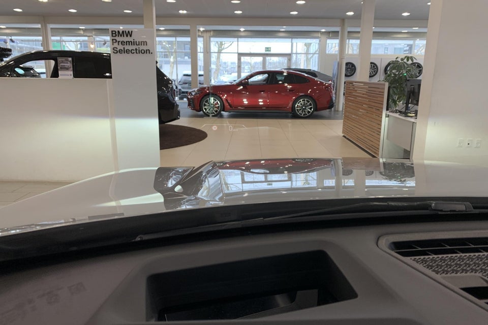 BMW iX1 eDrive20 Fully Charged 5d