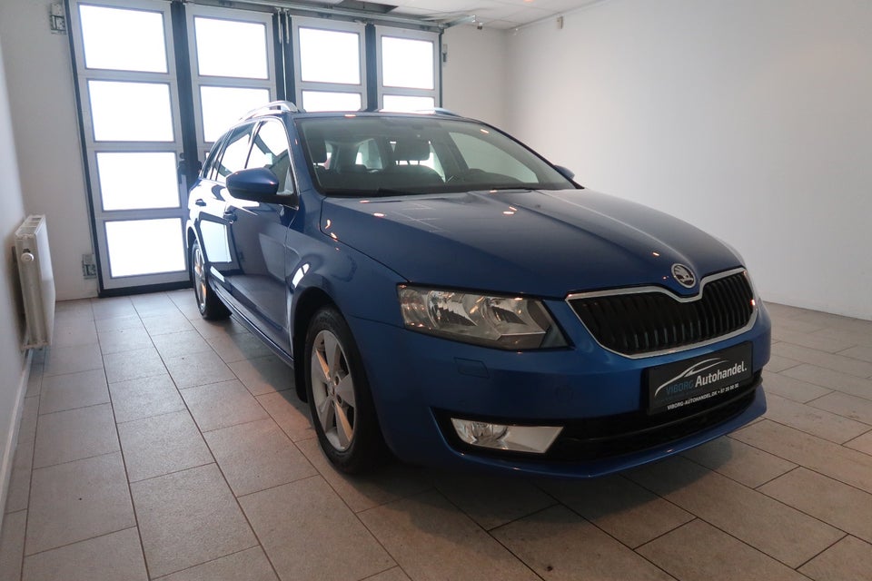 Skoda Octavia 1,6 TDi 105 Elegance Combi DSG 5d