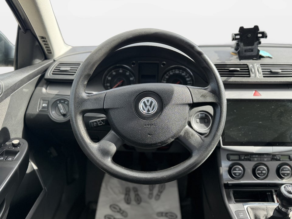 VW Passat 2,0 FSi Comfortline 4d