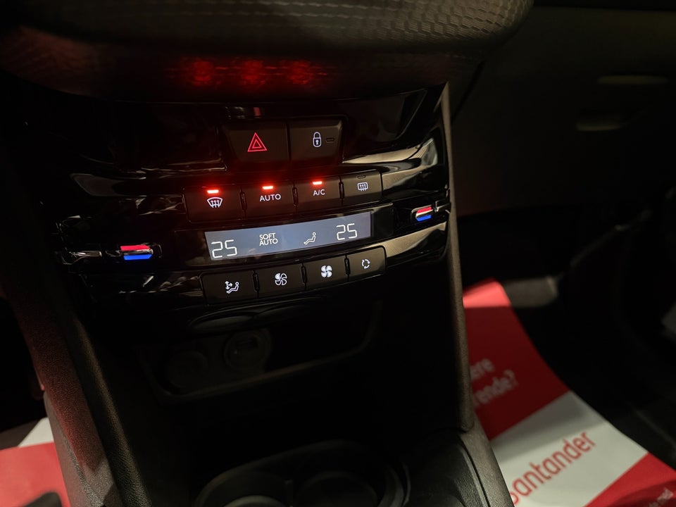 Peugeot 208 1,2 PureTech 82 Allure Sky 5d