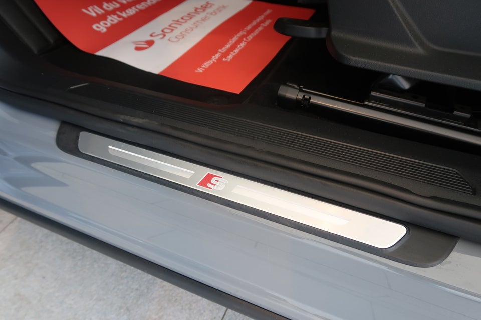 Audi Q4 e-tron 40 S-line 5d