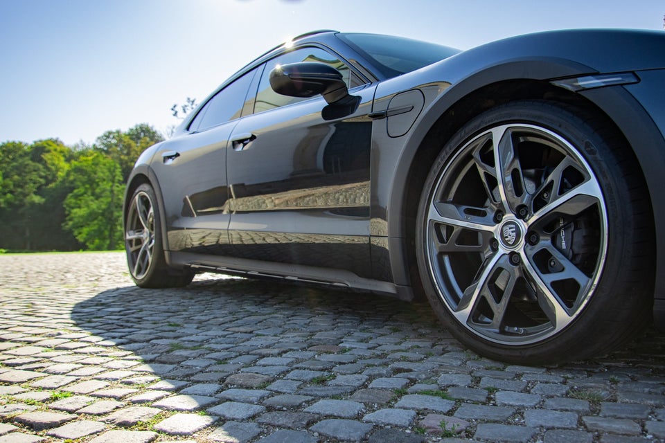 Porsche Taycan 4 Performance+ Cross Turismo 5d