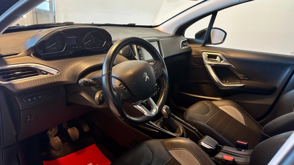 Peugeot 2008 1,2 PureTech 110 Allure 5d