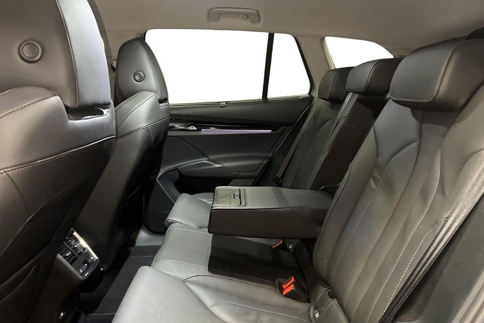 Skoda Enyaq 80 iV Suite 5d