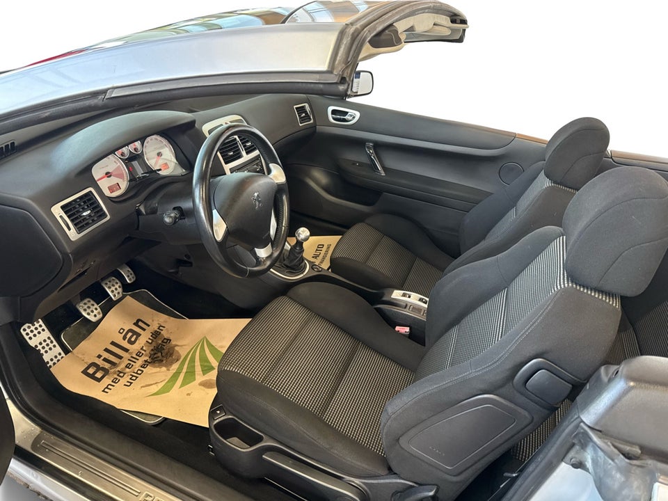 Peugeot 307 2,0 16V CC 2d