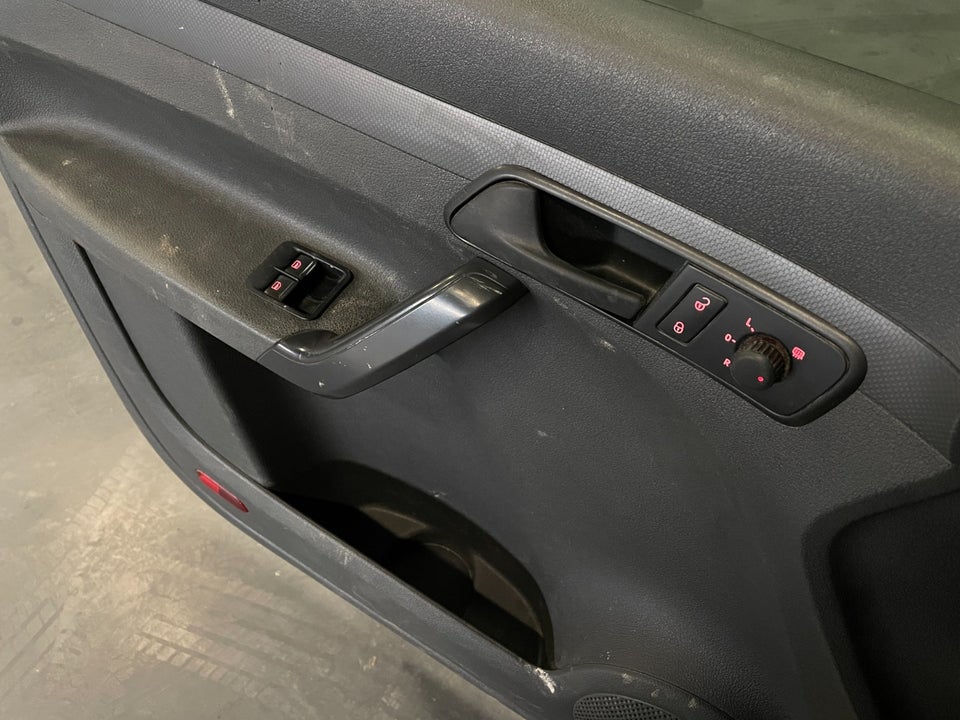 VW Caddy 1,6 TDi 75 BMT Van 5d