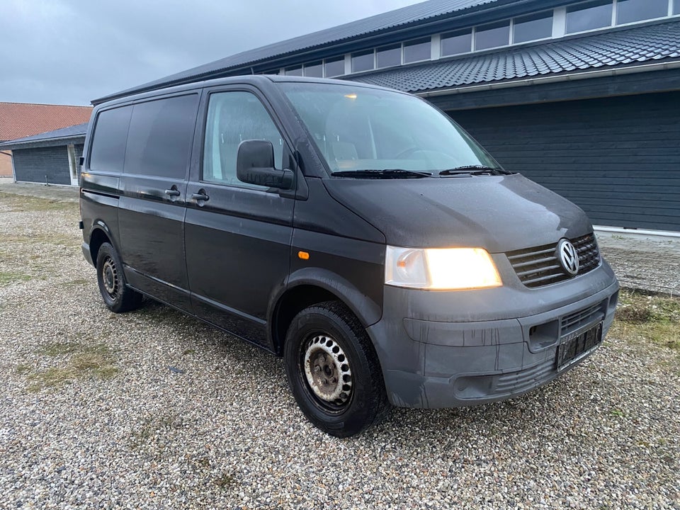 VW Transporter 1,9 TDi 104 Kassevogn kort 4d