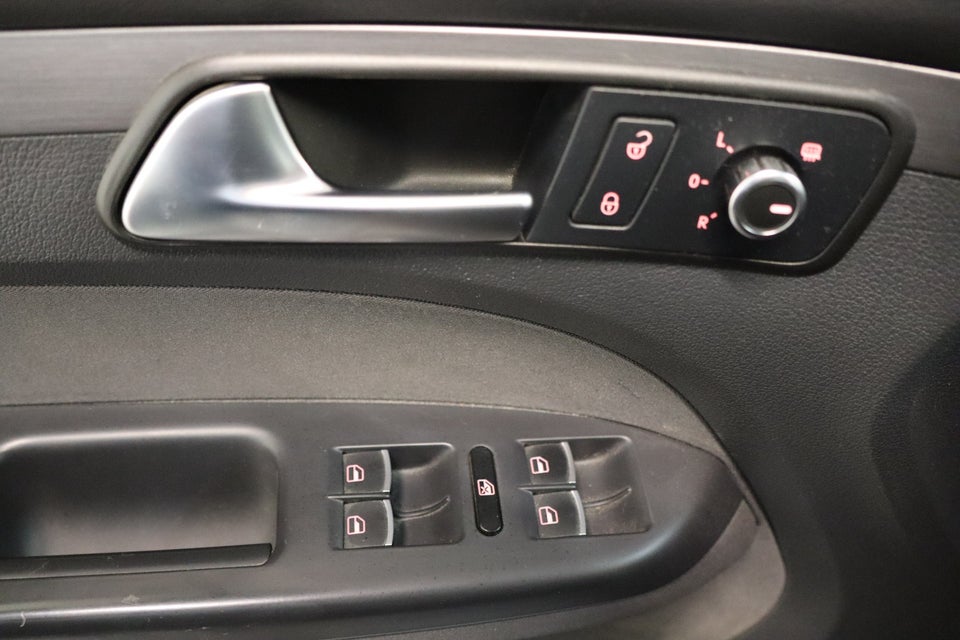 VW Touran 1,6 TDi 105 Comfortline BMT 7prs 5d