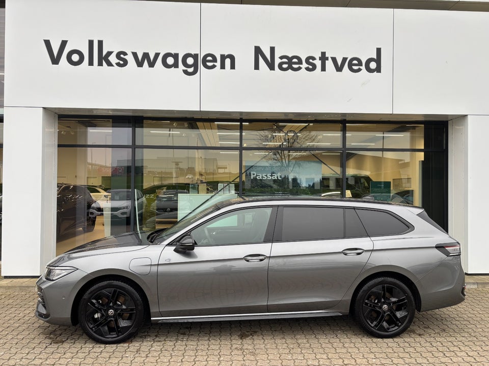 VW Passat 1,5 eHybrid R-line Variant DSG 5d