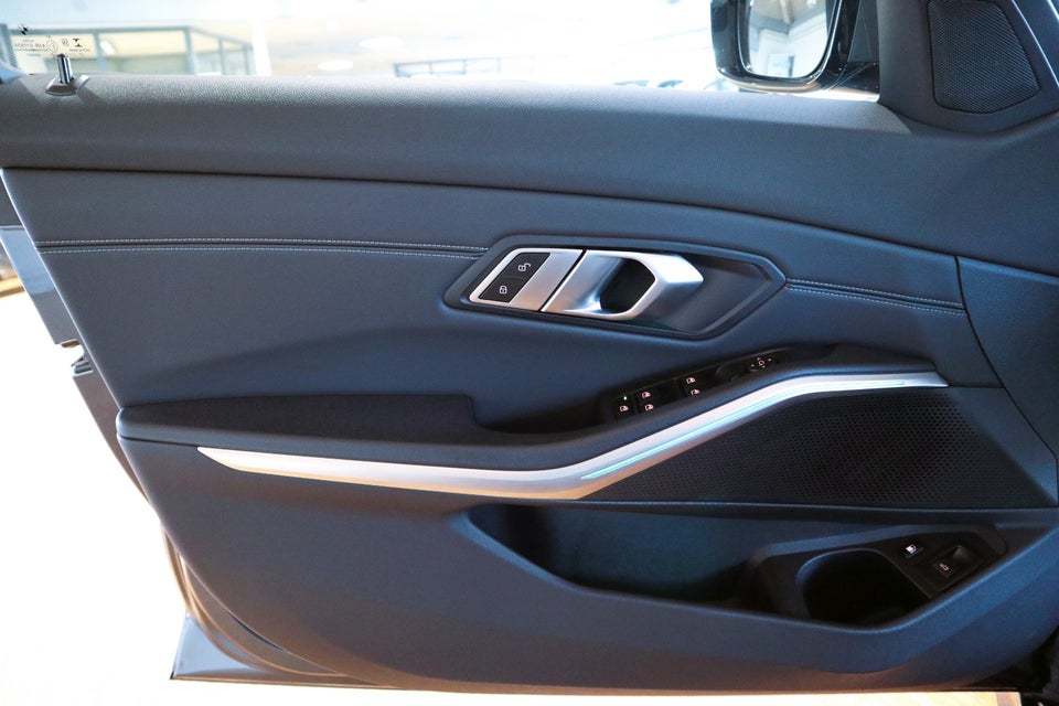 BMW 330e 2,0 Touring Sport Line aut. 5d