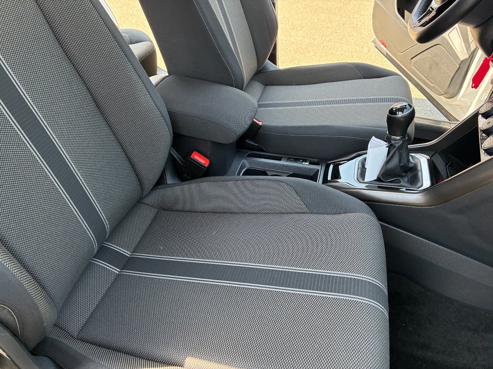 VW T-Roc 1,0 TSi 115 Style 5d
