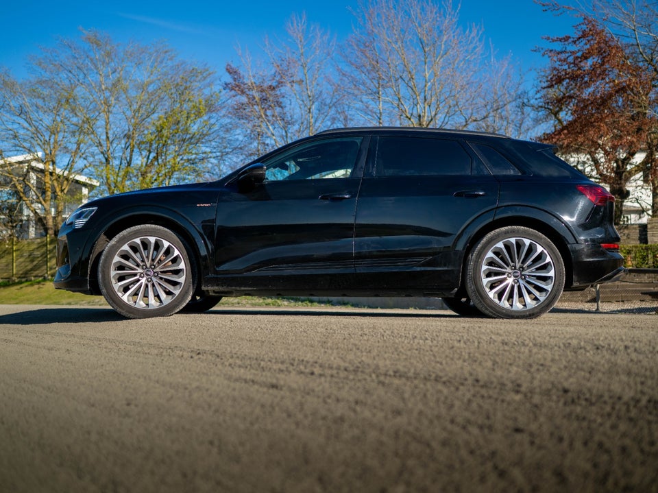 Audi e-tron 55 S-line quattro 5d