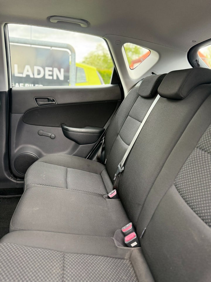 Hyundai i30 1,4 CVVT 109 Classic 5d