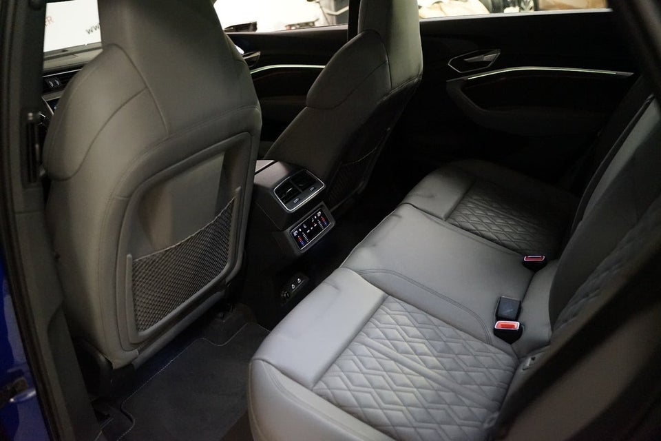 Audi Q8 e-tron 55 S-line quattro 5d