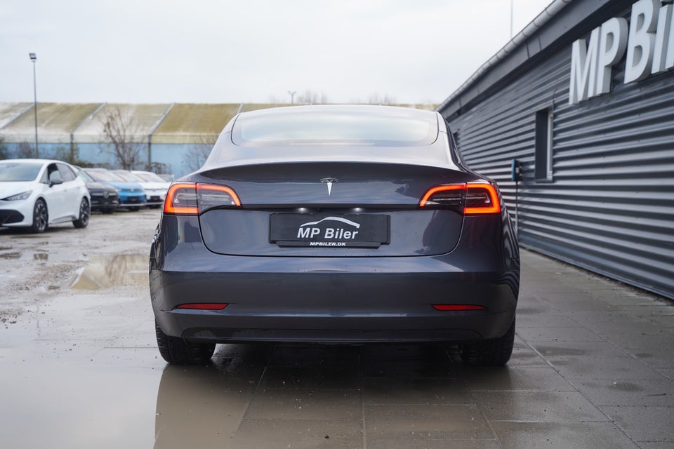 Tesla Model 3 RWD 4d