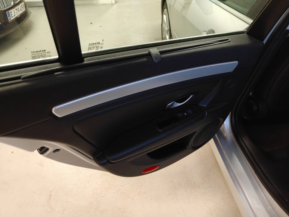 Renault Laguna III 2,0 Authentique 5d